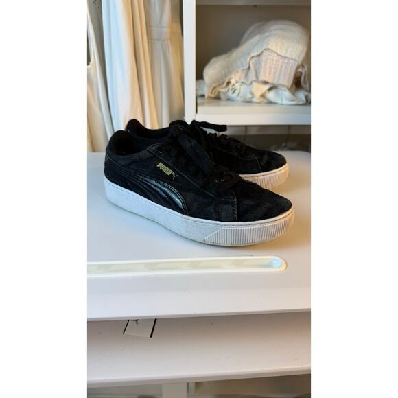 Puma Black suede low top tennis shoes, women’s 9 1/2. Classic S0418 - Picture 1 of 12